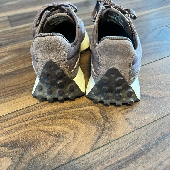 New Balance 327’s - Picture 4 of 9